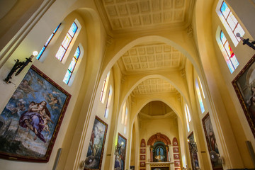 Obraz na płótnie Canvas interior of Catholic Church 