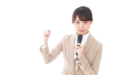 選挙に立候補する女性