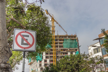 construction and no parking sign