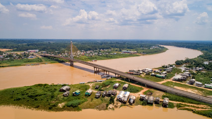 Ponte sobre o rio Juruá