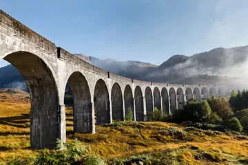 Deurstickers Glenfinnanviaduct Glenfinnan-viaduct in West-Schotse Hooglanden