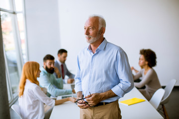 Obraz premium Business people working in modern office