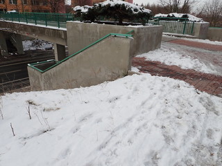 Obraz premium winter with snow in an urban park