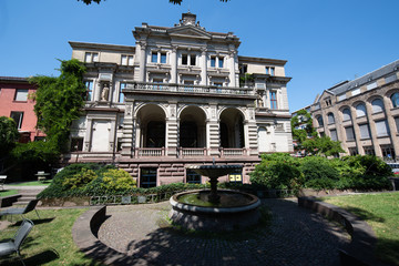 Karlsruhe, Kirche, Schloss, Statuen