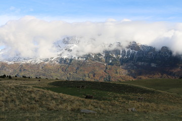 Espectaculares monta&ntilde;as nevadas en Piedrafita
