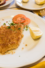 Milanese cutlet with lemon