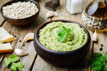 White beans avocado cilantro lime hummus