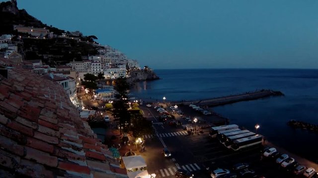Time lapse della costa di Amalfi al tramonto