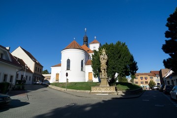 Fototapeta premium Brno, Czech Republic - Sep 12 2018: Church of Saint Giles and the statues in front of it in the Brno - Lisen city. Brno, Czech Republic