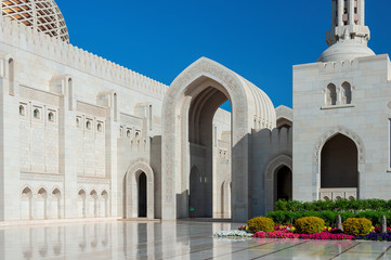 Fototapeta na wymiar Sultan Qaboos Grand Mosque - Muscat - Oman
