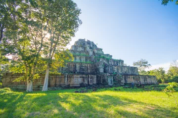 Foto op Canvas Koh Ker is a 10th-century temple, is a stepped 7-tiered pyramid, near Siem Reap, Cambodia © Hiromi Ito Ame