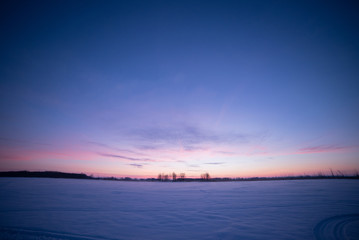 Fototapeta na wymiar dawn in winter in nature
