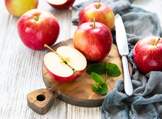 Fresh red apples