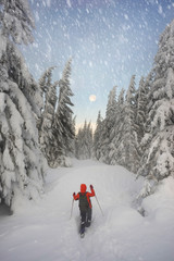Fototapeta na wymiar climbers in mountain snowfall