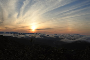 日の出と雲海