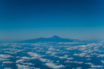 Naklejka premium Canary islands flight scene plane window travel