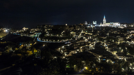 Fototapeta na wymiar Spanish city of Toledo at night