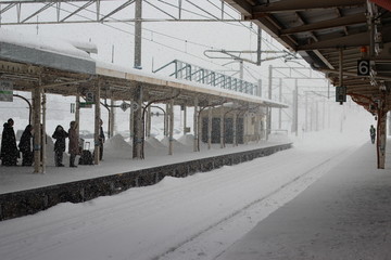 雪のプラットホーム