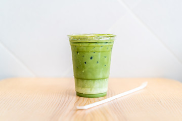 iced matcha latte green tea cup