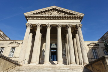 Fototapeta na wymiar Ancien Palais de justice à Montpellier