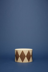 お立ち台　サーカス　子供　演技　背景　合成用　台　手品