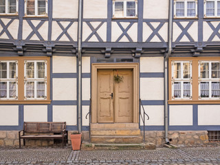 Fototapeta na wymiar Fachwerkhaus in der Altstadt von Quedlinburg