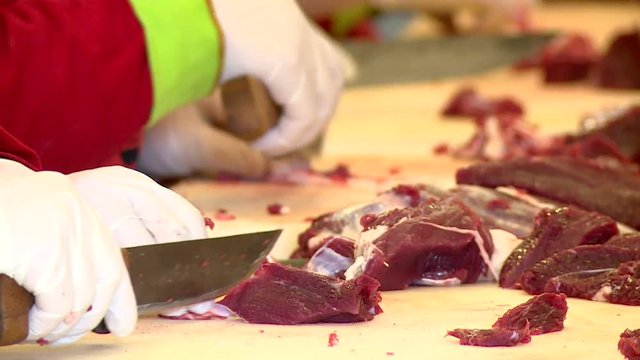 On the farm, butchers chop meat, and cook meat minced. Ancient and new methods of cooking minced meat.