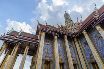 Prasat Phra Thep Bidon (Pante&oacute;n Real) en Wat Phra Kaew, Gran Palacio Real en Bangkok, Tailandia