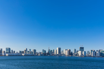 Fototapeta premium (東京都-都市風景)レインボーブリッジから望む竹芝桟橋側の風景２