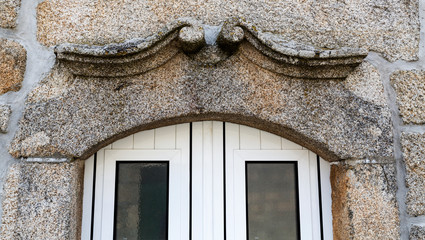Decorative architrave or epistyle