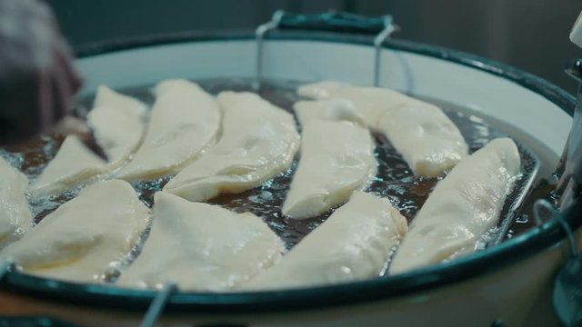 panzerotti in frittura vista 2