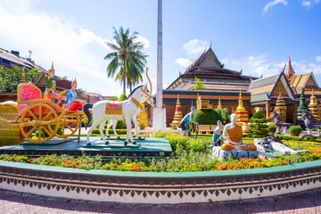 Naklejka premium sculpture at Wat Preah Prom Rath
