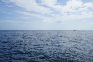 Obraz premium Widok na ocean na Malediwach