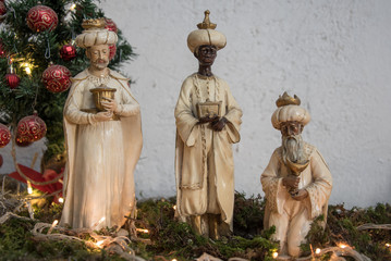 Naklejka premium nacimiento de jesus, navidad, 24 de diceimbre, blanco virgen maria, reyes magos, estrella belem, estrellas, festivo, regalos