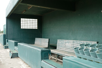 野球場のベンチ
