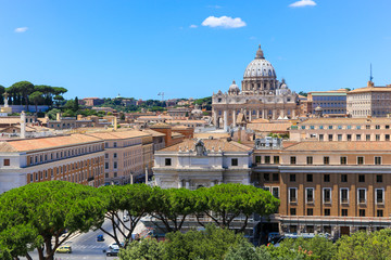 Obraz premium St Peter’s Basilica, located in the Vatican City