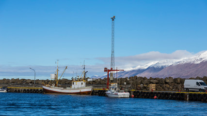 Island, Boote im Hafen von Hauganes
