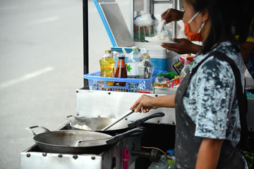 Verkäufer am Strand in Thailand