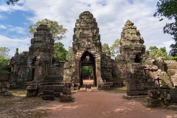 Naklejka premium Entrance gate tower of Preah Khan temple at Angkor, Cambodia