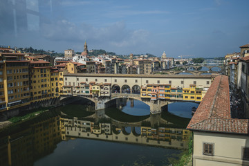 Naklejka premium Ponte Vecchio over Arno river in Florence, Italy 