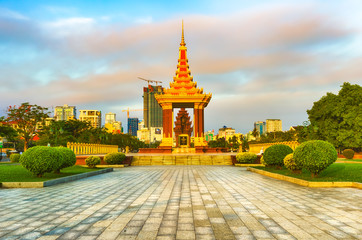 The Independence Monument in Phnom Penh, Cambodia - obrazy, fototapety, plakaty