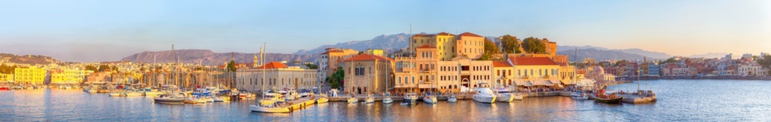 Fototapeta na wymiar Amazing and Picturesque Old Center of Chania Cityscape with Ancient Venetian Port in Crete, Greece.
