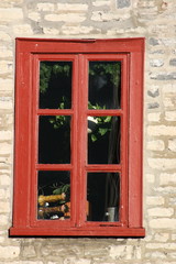 Obraz premium old wooden window with shutters