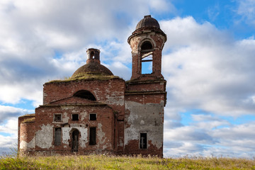 the Church of the 18th century old destroyed by time, the walls are dilapidated and sometimes collapsed, from under