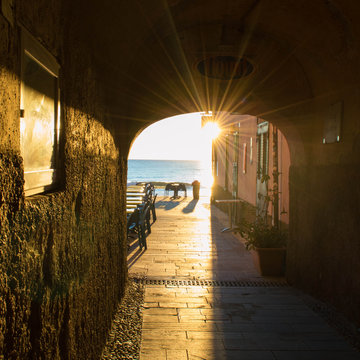 Il sole spunta ad Alassio