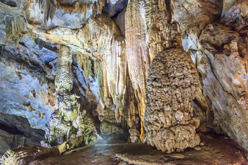 Thien Duong Cave. Vietnam