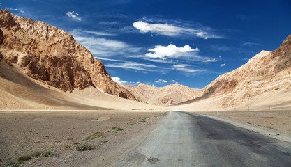 Pamir highway or pamirskij trakt, Pamir mountains