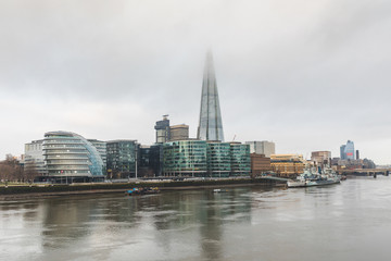 Obraz premium London, view of the city with skyscrapers and fog