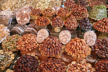 Dates and milk are of Moroccan customs in reception of guests. Presented at the wedding for the bride 
