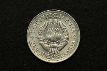 Rückseite der ehemaligen 10-Dinar Münze aus dem Jahr 1980 aus dem ehemligen Jugoslawien